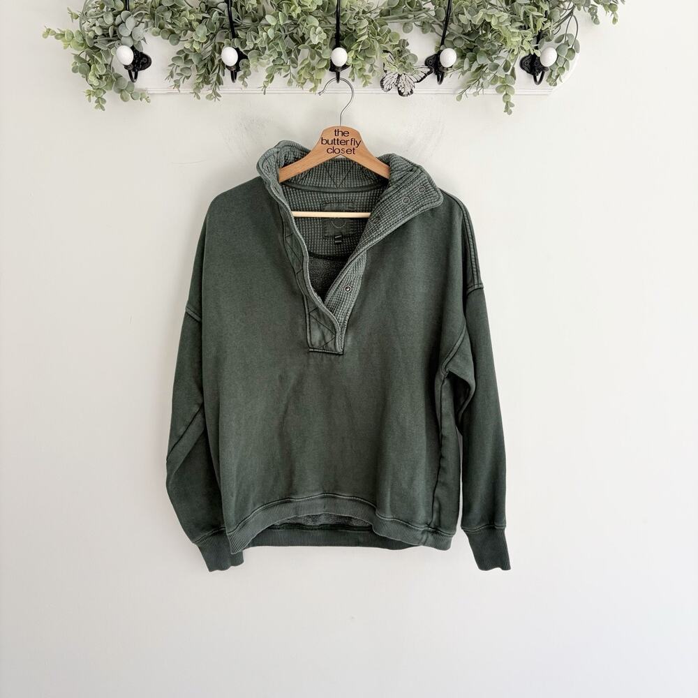 Aerie Oh Snap Women’s Sweatshirt Pullover Green With A Button Henley Collar XXS